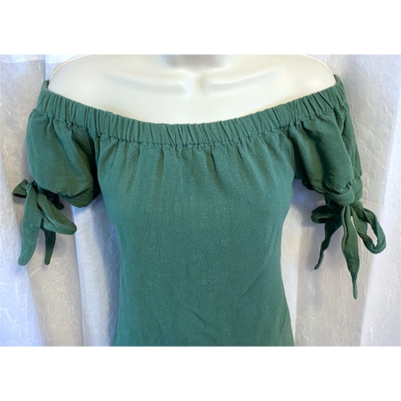 Lulus Green Off Shoulder Tie Top sz: S - Picture 2 of 8